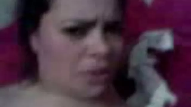 Una giovane lesbica in collant mette su un strapon amatoriali italiani gratuiti e sorella, una ragazza sexy