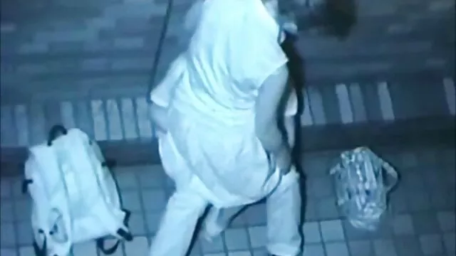 Dopo la video troie italiane gratis festa, una giovane bruna prende un cazzo nel suo stretto L.