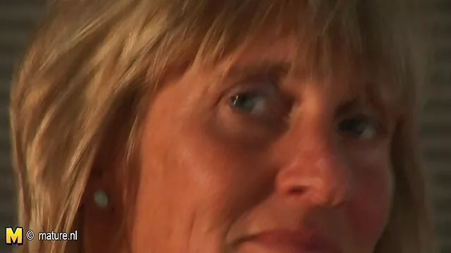 Curve biondo Victoria Estati wanted a sesso e film porno italiani amatoriali gratis accarezzò lei micio mentre dreaming di cazzo