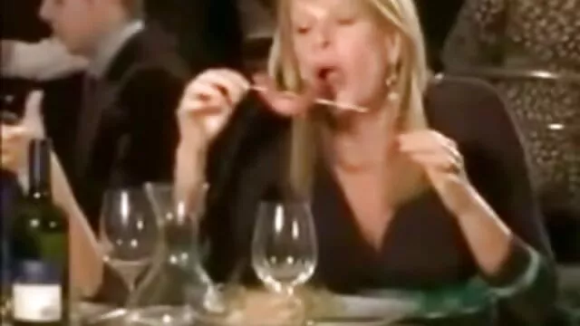 Sexy lesbiche Kenna Giacomo e Abella video sesso amatoriale italiano gratis danger cazzo difficile