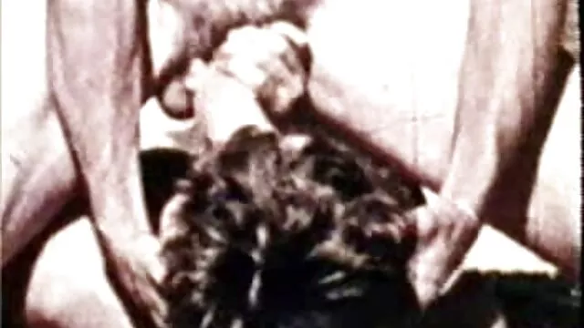 Procace giovane brunetta succhia lei husbands piccolo cazzo video gratuiti italiani