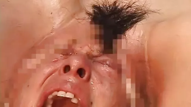 Sperma caldo scorreva dalle casalinghe amatoriali gratis labbra della bionda