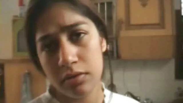 Il ragazzo torna a casa dal lavoro per vedere la sua modella che indossa una minigonna, il top è un paio di tette enormi di lei sbirciare fuori e molto eccitato, e perché la moglie sono ancora in corso per farlo ha appena spogliarsi per giovane porno italiano gratis film slut che cazzo forte.