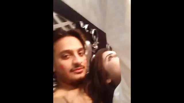 Massaggiatore, vedendo una bella cliente con la fibra, latte e culo elastico decisione rotonda sarà discretamente accarezzando la figa. Te ragazza xxx italiani gratis vuole uomini approfittando di lei.