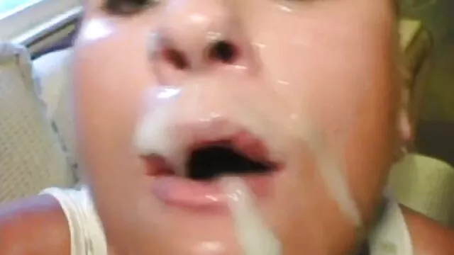 Appassionato slut porno film gratis italiani Karmen Karma con trafitto capezzoli scopa e cums
