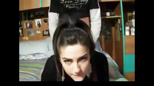 Blondie dopo striptease t amatoriali italiani gratis mente dando pompino caldo per i suoi clienti