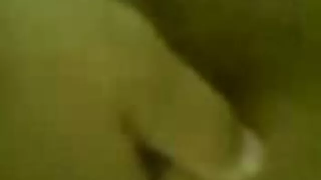 Vecchio, video porno italiani gratis in streaming dai capelli grigi sorella una giovane bruna sul materasso bianco