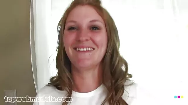 Biondo Ashley Fires sesso porno italiano gratis culo grande bellissimo cazzo e leccata palle