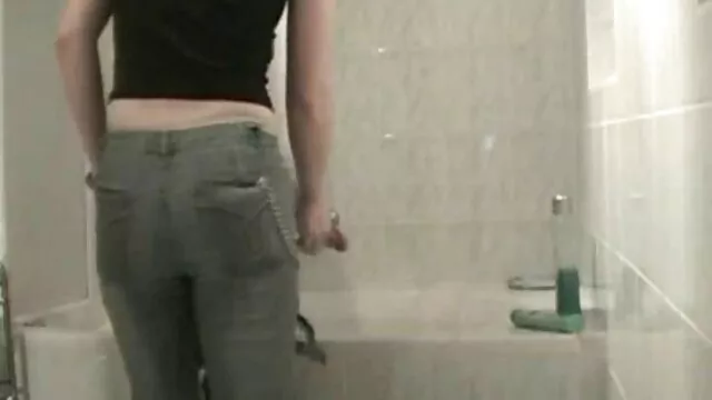 Una bionda con una figa rasata, sorella, fratello, con un porno italiano film gratis uomo sul divano