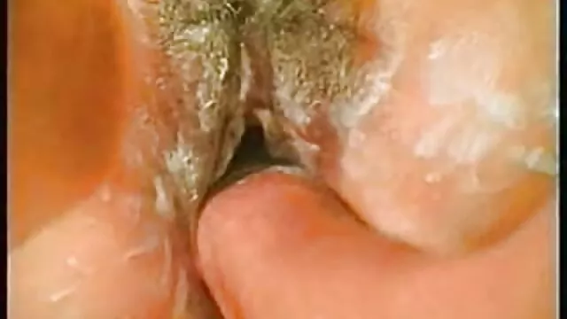 Bellezza film porno italiani da scaricare gratis megan pioggia accarezzando un uomo brutale vicino alla piscina e sorella