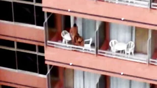Queste ragazze you porno gratis italiani sanno molto circa gli esercizi, lesbiche, accarezzare le tette di ogni altro, poi togliersi i vestiti e iniziare il gioco affascinante pompino